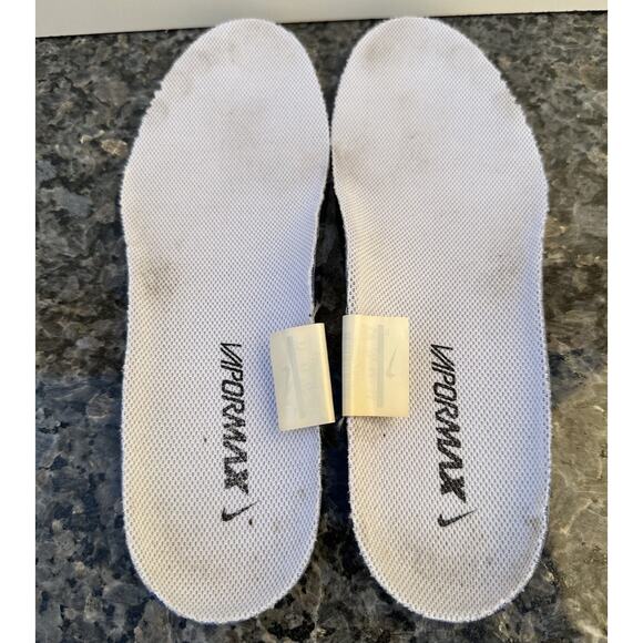Athletic_Shoes